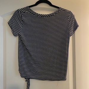 Black and white t shirt size medium
